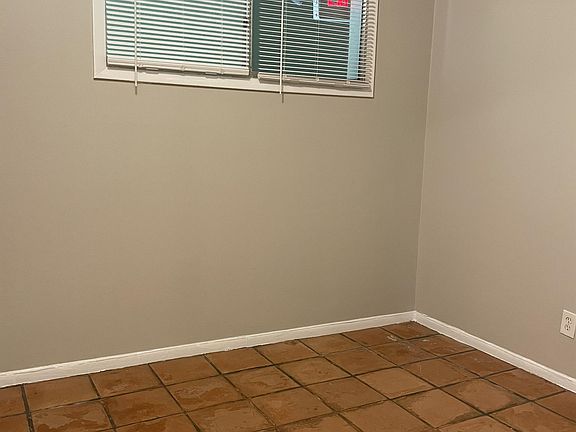4th image of 1852A Golf View Ave #13