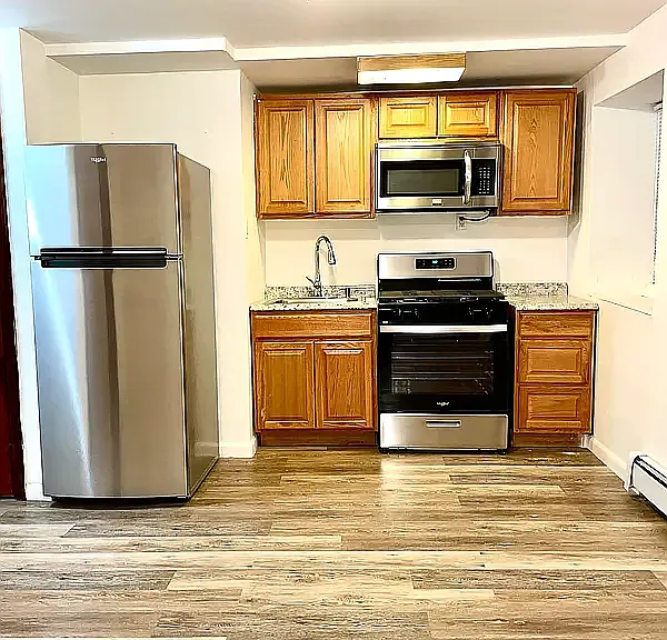 639 Warren St #1 — Photo 1