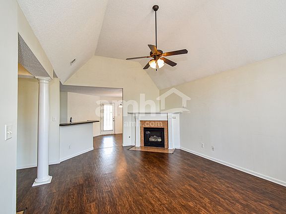 5th image of 4288 Genevieve Dr
