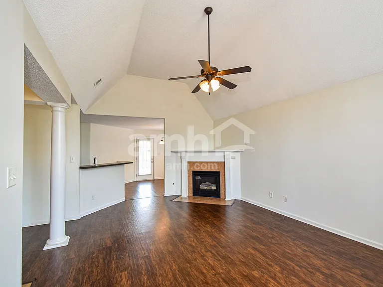 4288 Genevieve Dr — Photo 5