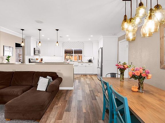 3rd image of 208 Camino Manzanas