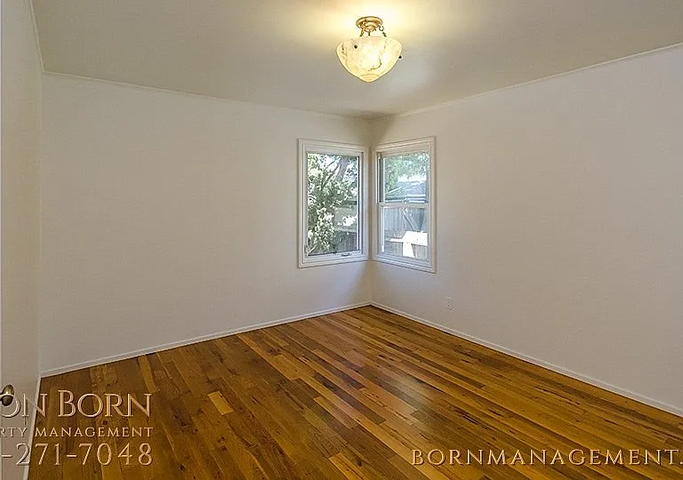 1351 Chestnut St — Photo 22