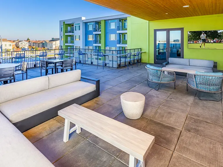 Zeta Luxury Apartments — Photo 27