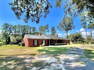 1502 Lakeview Rd, Fairmont, NC 28340
