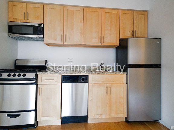 5th image of 3172 31st St APT 7C