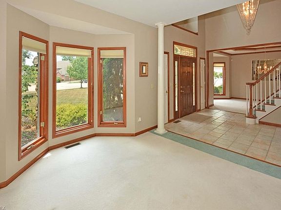 5th image of 3705 Greenbriar Cir