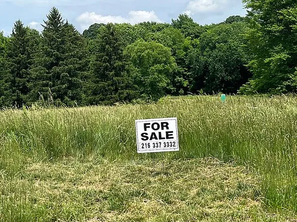 1955 Cascade Ln, Hinckley, OH 44233