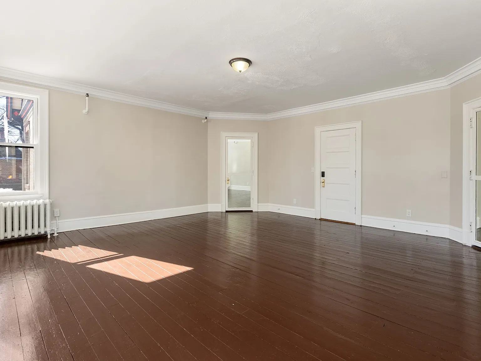 1 bed, 395 sqft, $1,900 — Photo 3