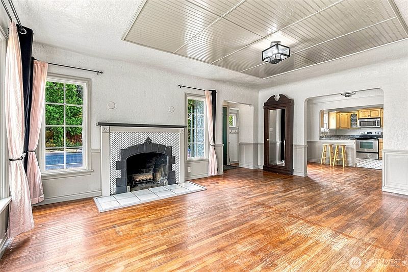 5th image of 1002 Howard Street