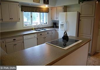 Plenty of cabinet/countertop