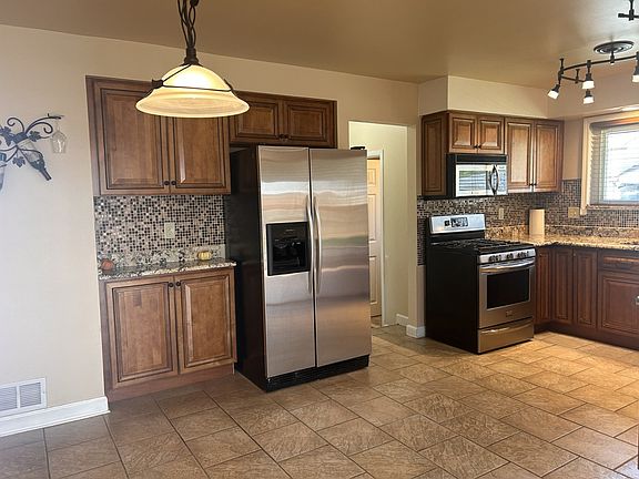 2nd image of 2219 Belmont Dr