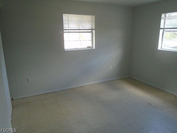 5th image of 330 Ottumwa Ave