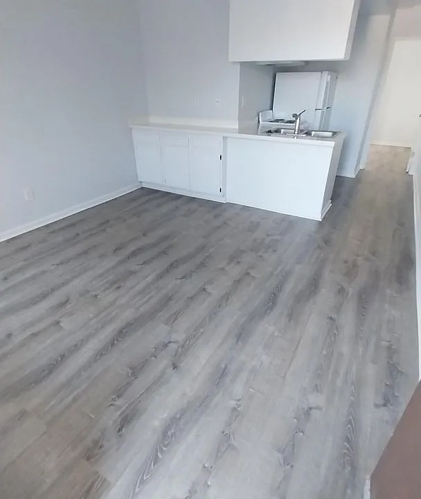 4336 Iowa St