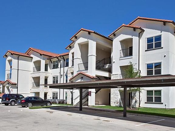 3rd image of 1701 Oak Hill Ln #B2