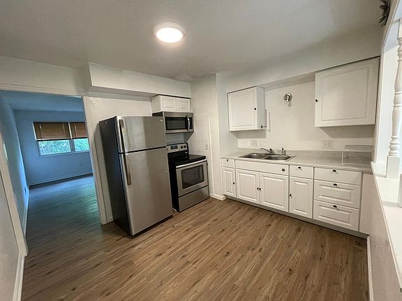 3rd image of 401 S Forest Ave #405
