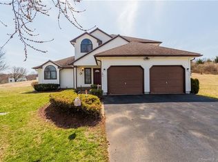 105 Talcott Ridge Rd, Middletown, CT 06457