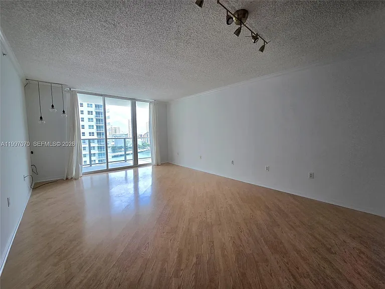 1155 Brickell Bay Dr #2006 — Photo 6