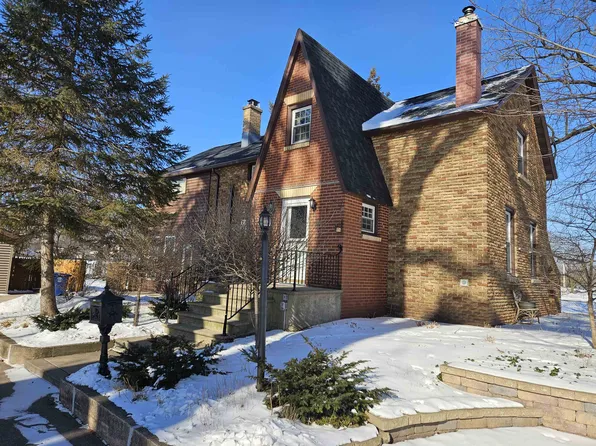 1717 Knapp St, Oshkosh, WI 54902