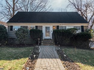 4 Lockward Rd, Caldwell, NJ 07006
