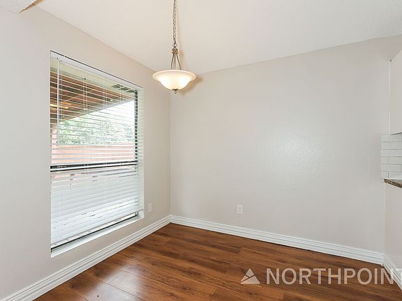 5th image of 521 Jean Dr