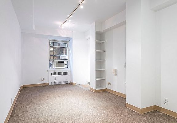 4th image of 1025 5th Ave APT 2