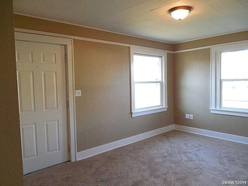 1st image of 634 East St