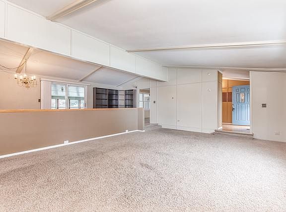 3rd image of 16 Viking Blvd