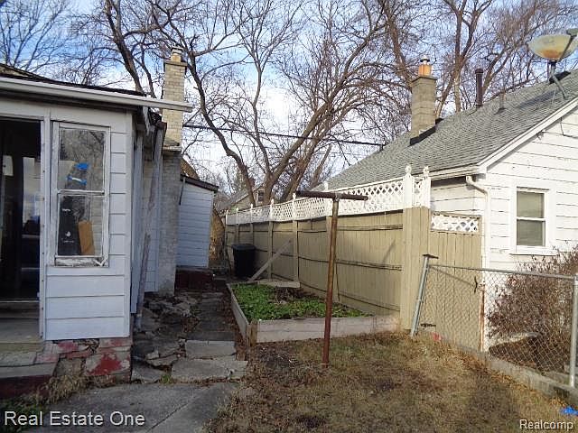 Listing photo 3