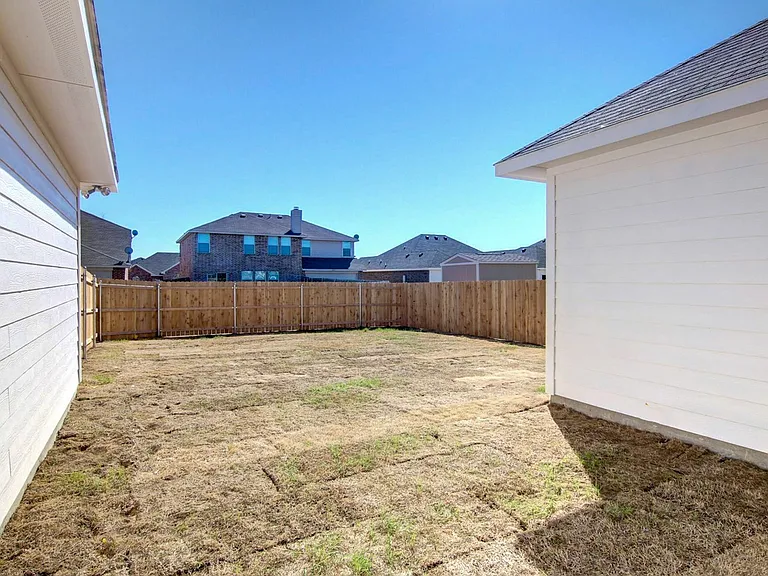 2026 Augusta St — Photo 7