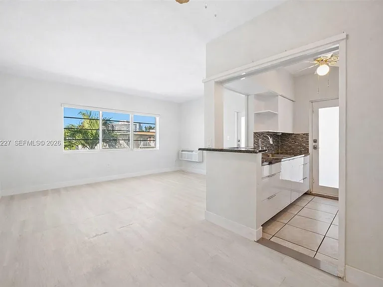 7315 Byron Ave #10 — Photo 8
