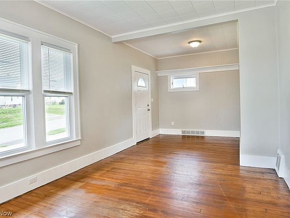 3rd image of 17 E Prospect St
