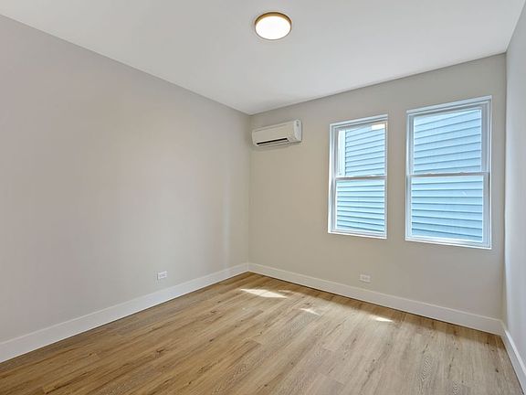 3rd image of 5006 Stewart Park #3