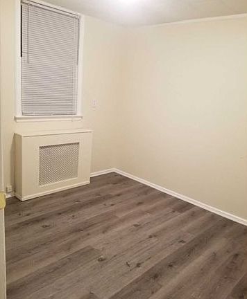 2nd image of 50 Lisa Dr Unit 2B