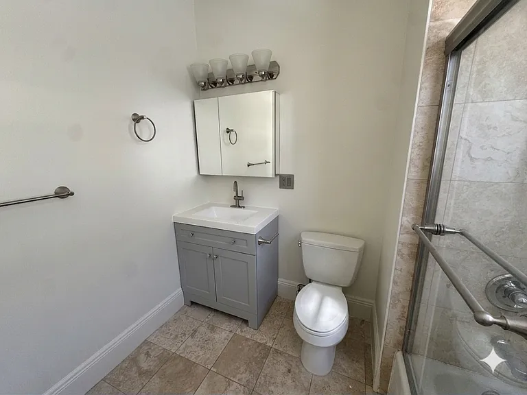 2597 Telegraph Ave #D — Photo 21