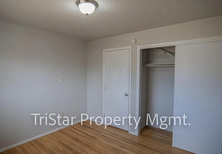 3413 Greenwood Cir — Photo 6