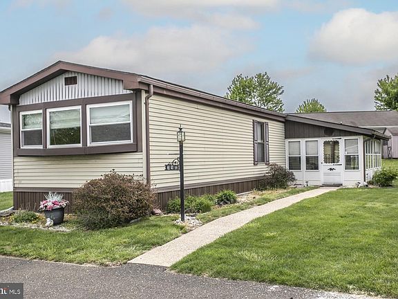 4th image of 398 Clear Creek Ct