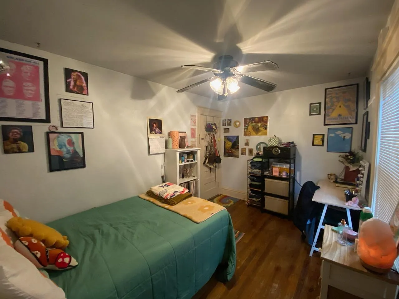 3 bed, 2000 sqft, $2,100 — Photo 2