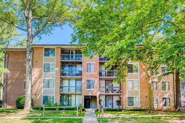 The Timbers at Long Reach Apartments — Photo 2