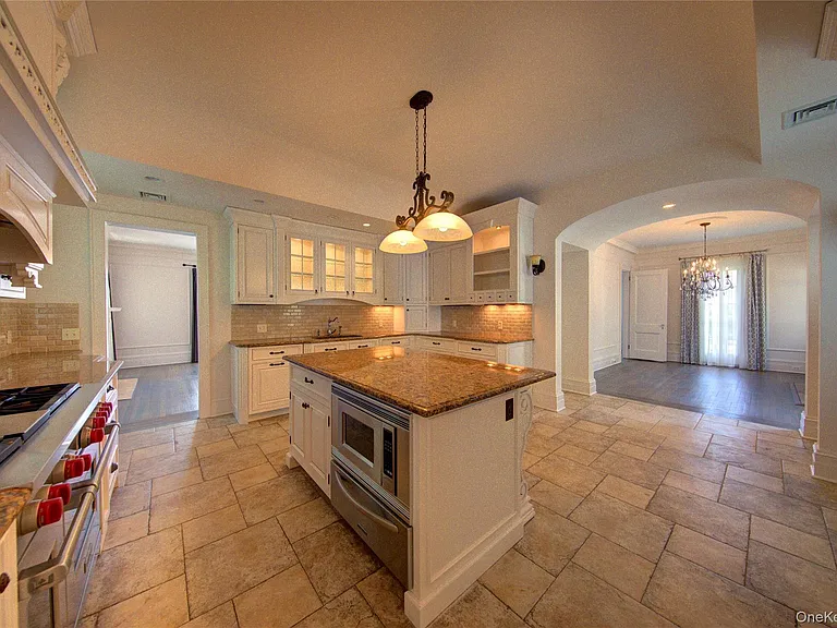 159 Magnolia Blvd — Photo 22