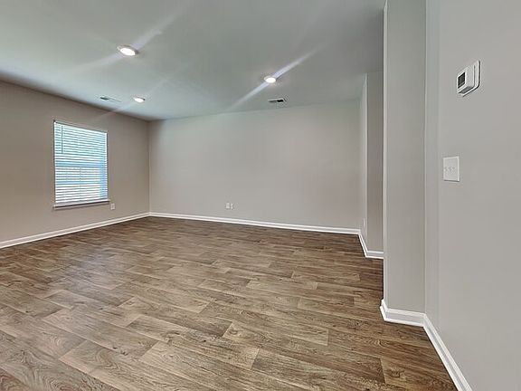 4th image of 468 Blue Garden Way