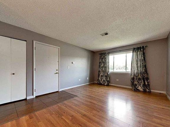 3rd image of 1452 Carol Ct APT 1B