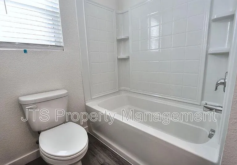 2097 Shady Tree Cir — Photo 43