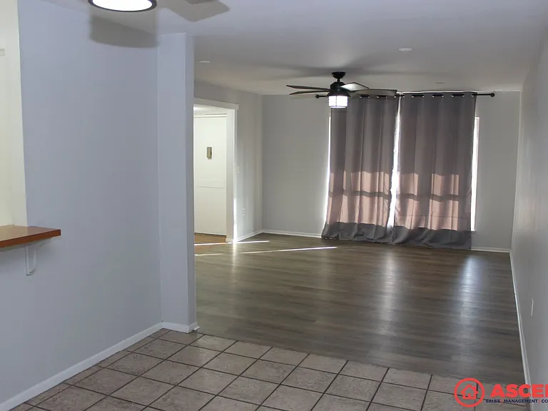 5812 Daggett Ave — Photo 2