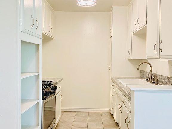 5th image of 1455 S Wooster St APT 4