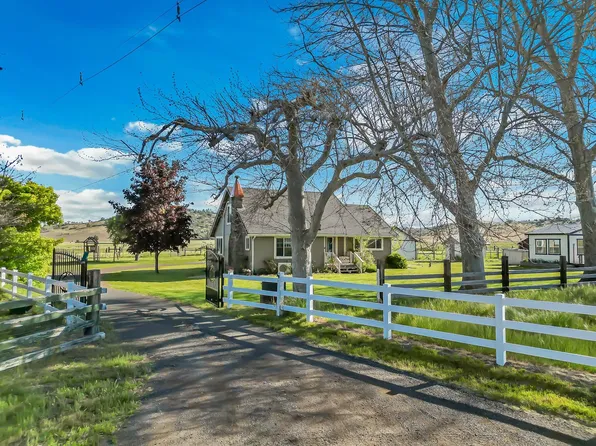 24437 Creamery Ln, Weed, CA 96094