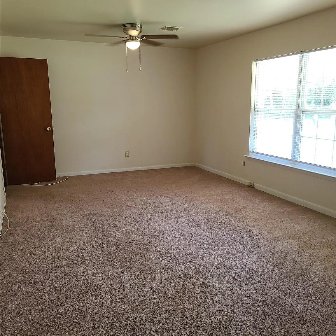 3 bed, 1577 sqft, $1,650 — Photo 3
