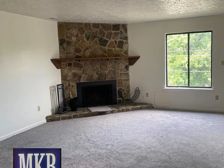 216 Dalewood Ave — Photo 4