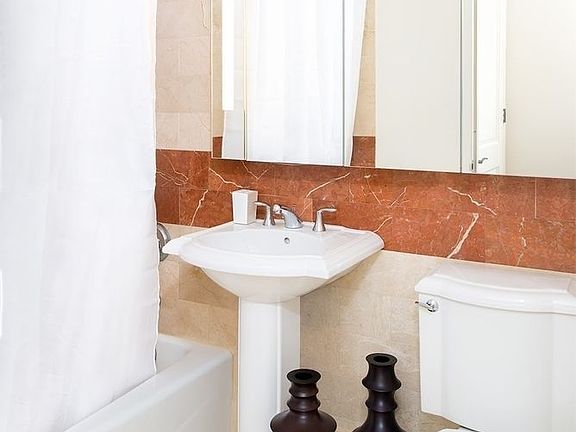 4th image of 260 W 54th St APT 36H