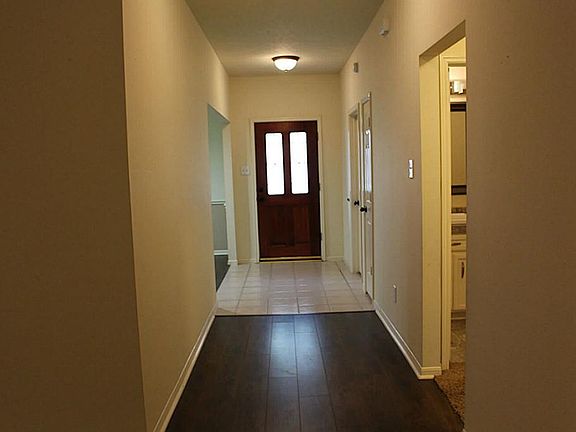 4th image of 2504 Nicholas Dr