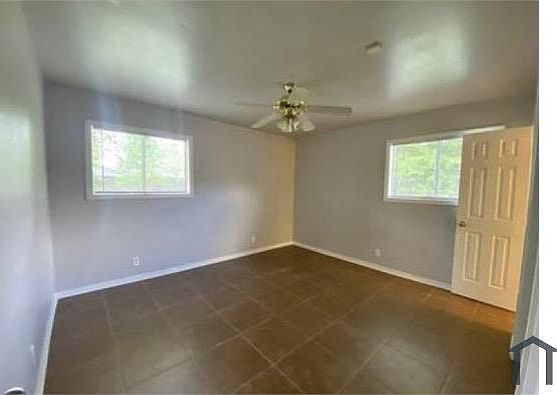 3rd image of 3963 Bristol Dr